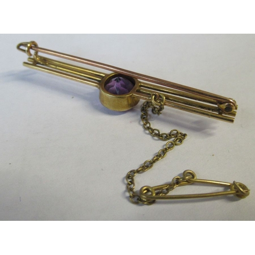 317 - A yellow gold triple bar brooch, 3.5g