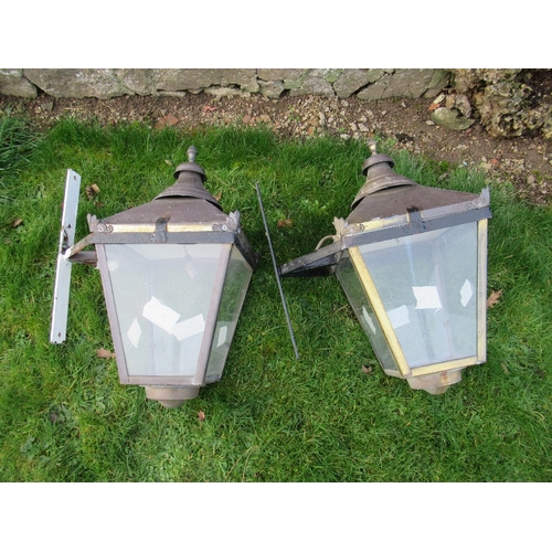 51A - A pair of street lights/lanterns