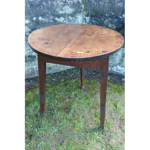 15 - A 19th century circular oak cricket table, diameter 21ins