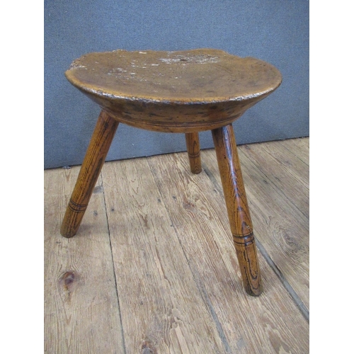 46 - A Georgian Welsh sycamore and elm dish top farmhouse stool