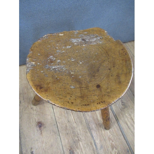 46 - A Georgian Welsh sycamore and elm dish top farmhouse stool