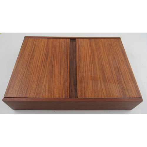 229 - A Robert Welch Alveston pattern 8 place canteen of cutlery, in fitted wooden box