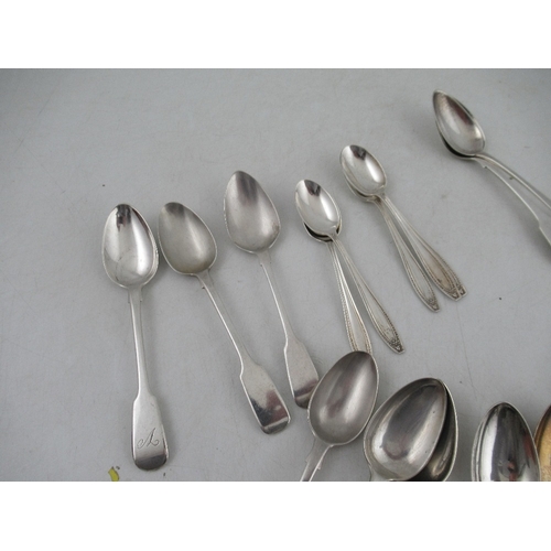 248 - A collection of silver flatware, to include fiddle pattern tea spoons, weight 15oz