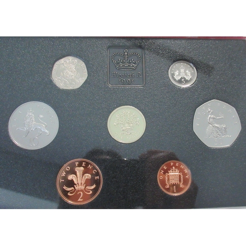 280 - A 1997 silver proof piedfort one pound coin, together with a 1991 United Kingdom proof coin collecti... 