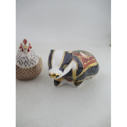 347 - A Royal Crown Derby Badger, Cockerel and a hen