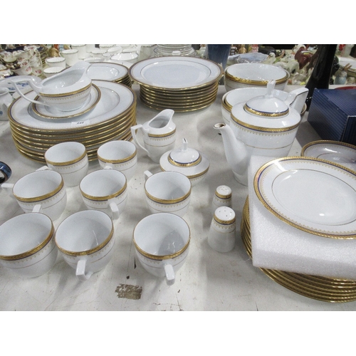 381A - A Kahla Germany 8 piece Dinner and tea service