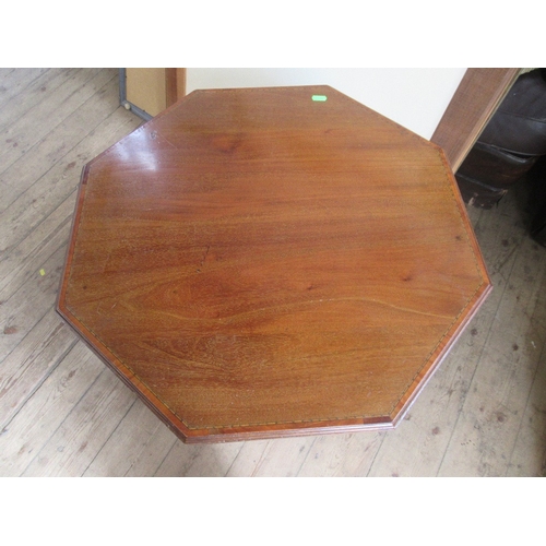 84 - An Edwardian mahogany occasional table, width 24ins