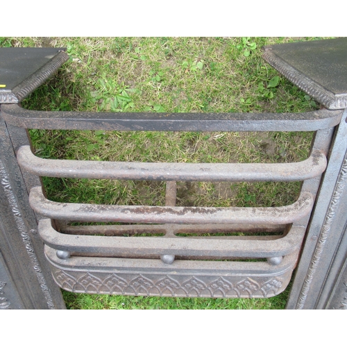 80A - A Dale Co cast iron fire grate, with neo classical decoration