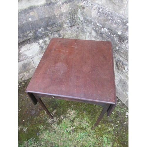 52 - A Georgian mahogany Pembroke table, fitted with a dummy drawer, width 23ins, height 28ins