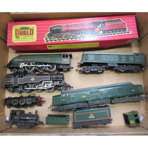 114 - A boxed Hornby Dublo locomotive and tender, City of London 2226, together with other trains and tend... 