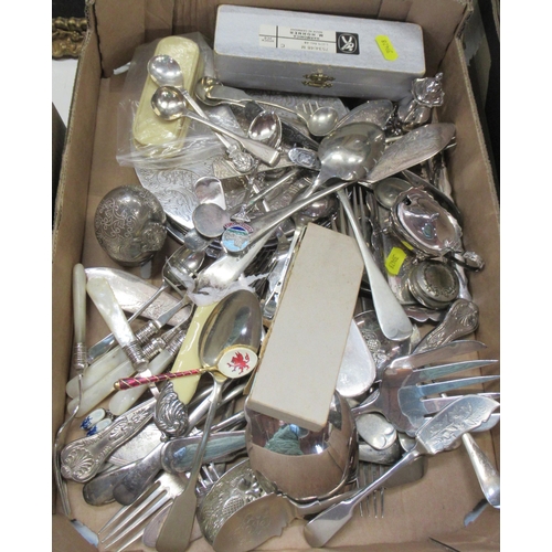 129 - A box of assorted flatware and other metalware