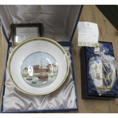 156 - A boxed Royal Worcester 200th Anniversary Flight Bowl, with certificate, together with a 250th Anniv... 