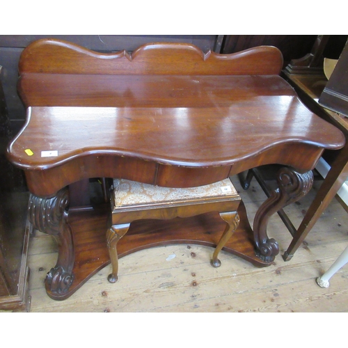 4 - A 19th century mahogany wash stand width 41ins, together with an Edwardian dressing table missing mi... 