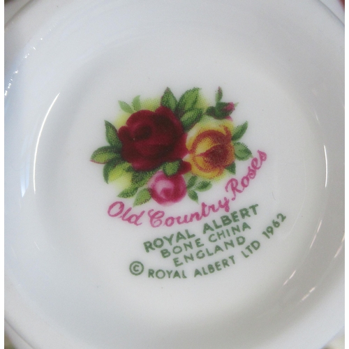 172 - A collection of Royal Albert Old Country Roses china