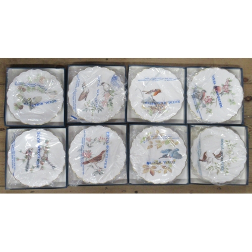 252 - The Birds of Dorothy Doughty, 8 dessert plates, boxed