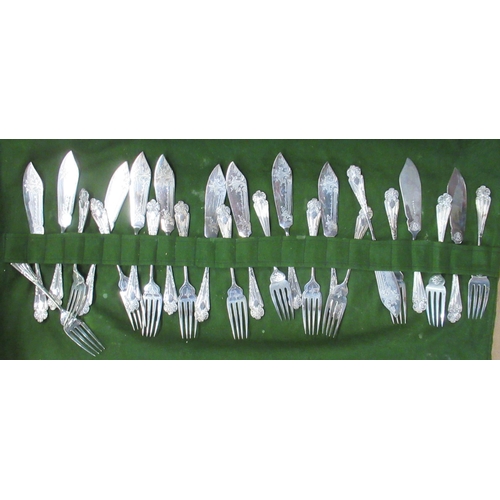 305 - A collection of silver plate, to include serving dishes, flatware etc