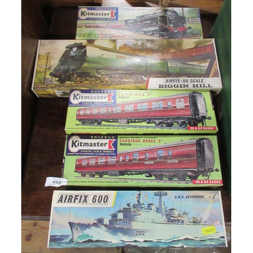 243 - 4 Kitmaster boxed kits and an Airfix kit