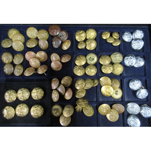 108 - A collection of buttons, to include Railway, ARP, Navy, Military etc