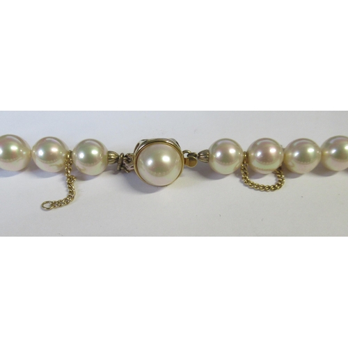 276 - Two single row pearl necklaces, one with silver gilt clasp