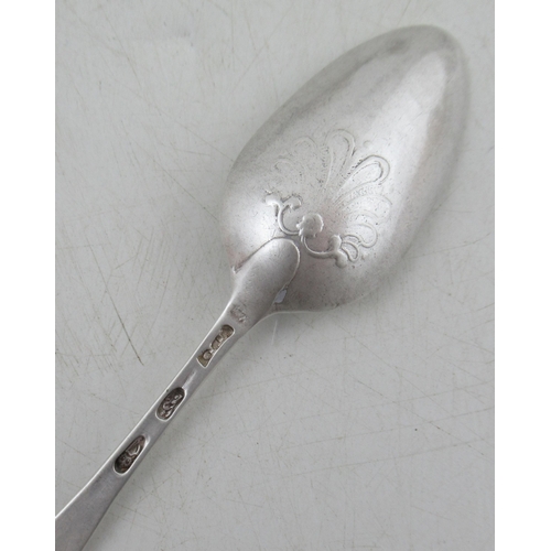 262 - Five mid 18th century silver shell back spoons, together with other silver spoons, weight 3oz, silve... 