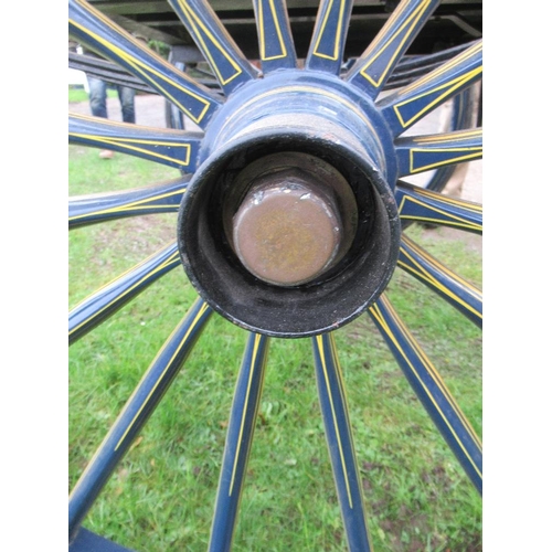 69 - A Victorian style Horse Trap decorated in blue and yellows having coaching lamps to each side, the c... 