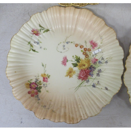 255 - Eight various Royal Worcester blush ivory plates, decorated with floral sprays, diameter 8ins