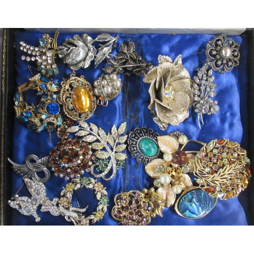 325 - A collection of costume jewellery, to include a box with brooches in