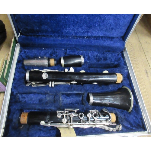 382 - Three Clarinets