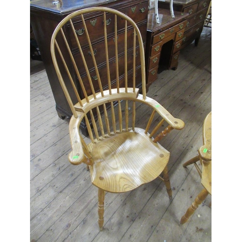 8 - A pair of 20th century Windsor arm chairs