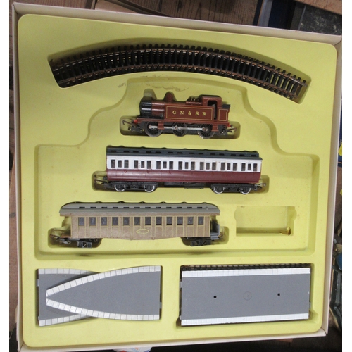 356 - A Triang Hornby, The Railway children's set (missing a carriage)