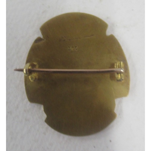 A 9ct gold and enamel Cornwall Munitions Committee badge, weight 10.8g