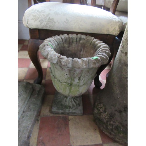 43 - A stone chimney together with an urn