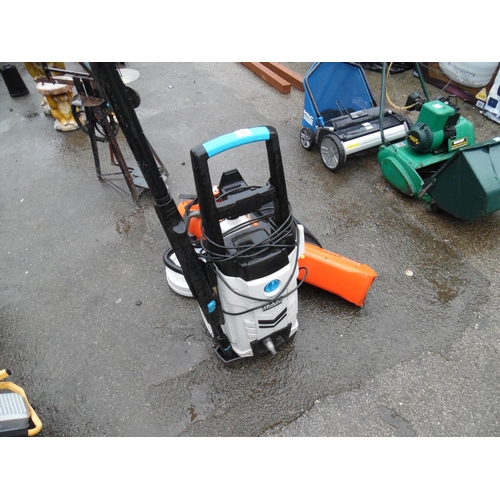 18 - Pressure washer, garden vac etc