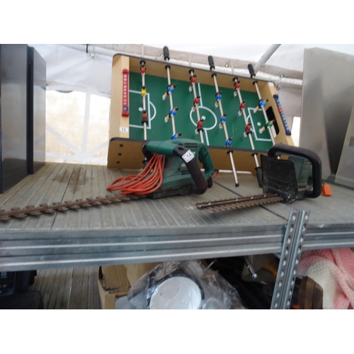 14 - 2 Hedge trimmers
