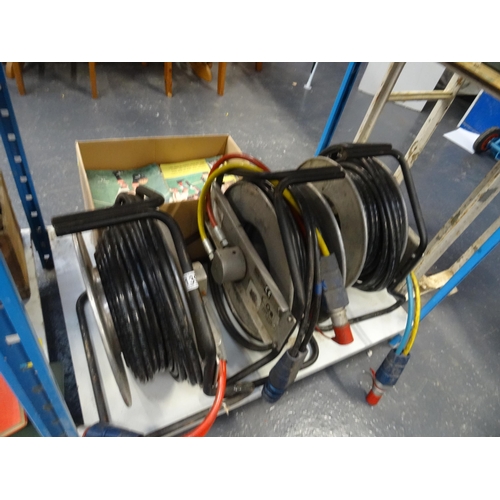 139 - 3 hydraulic hoses