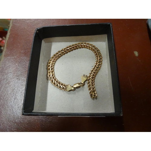 295 - 9 ct bracelet for repair 4.9 gram