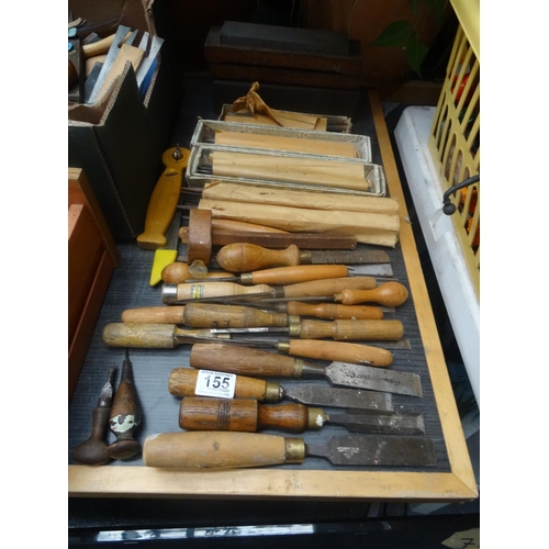 155 - Qty vintage chisels