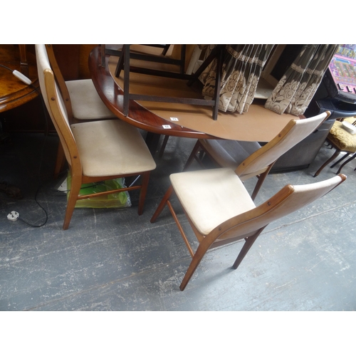 73 - Retro table & 6 chairs