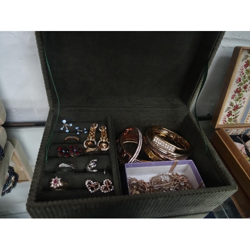 335 - Jewellery box & contents.