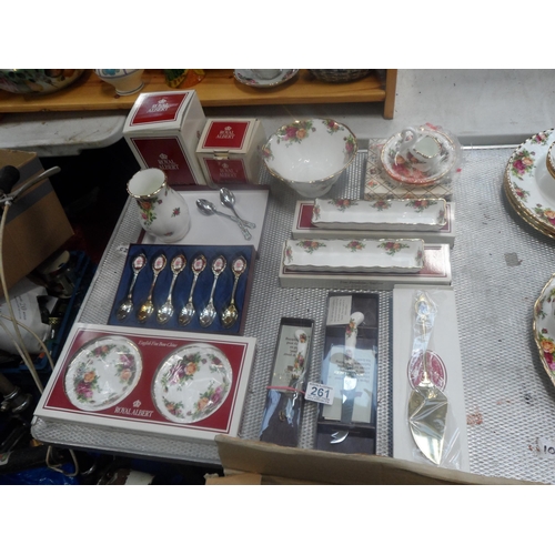 261 - Assorted Royal Albert, Old country roses, bowls, cake knives etc