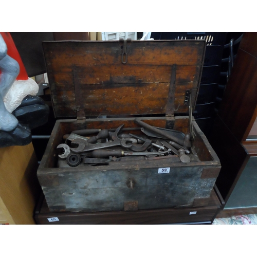 59 - LQ vintage tools & tool box