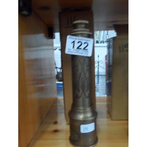 122 - (H 116) Engraved telescope