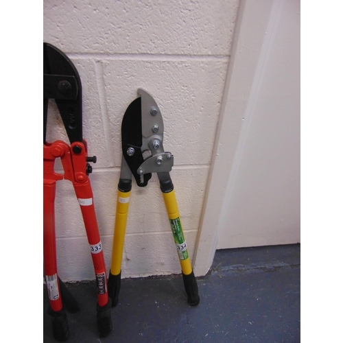 334 - (H 22) Telescopic ratchet loppers..