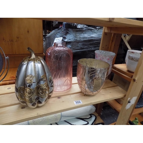 322 - 4 Decorative vases