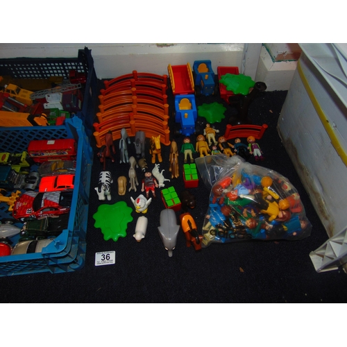 36 - Playmobil farmyard