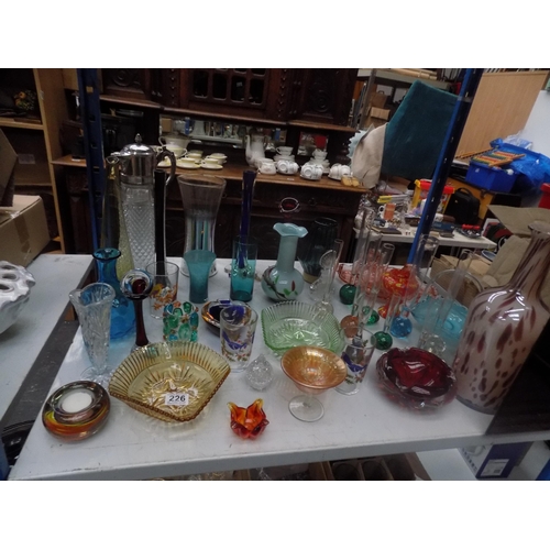 226 - Shelf glassware