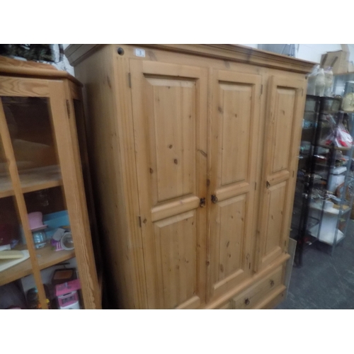 8 - Triple pine combi robe