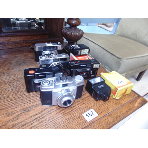 182 - Qty vintage cameras.