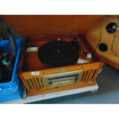 290 - Retro style record player