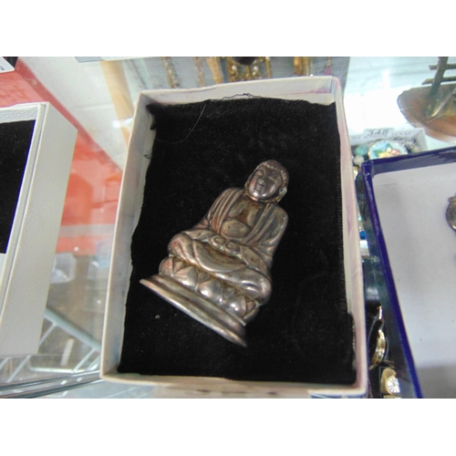 357 - Sterling silver Buddha pepperette